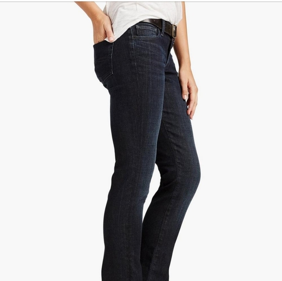 Lucky Brand Sweet Straight Jeans in Buena Park Wash. - Picture 4 of 16